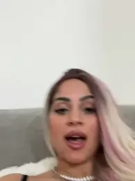 _adelle stripchat stream image