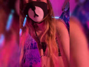 -Summer- bongacams stream image