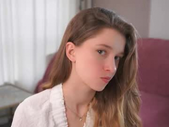 little_poetry chaturbate stream image