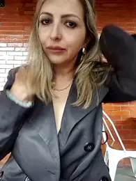 _Abril-Office1 stripchat stream image