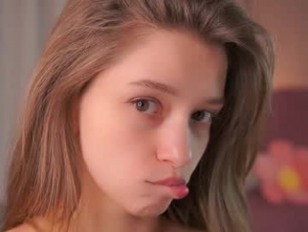 little_poetry chaturbate stream image