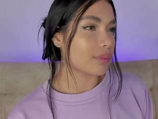 riley-pride camsoda stream image