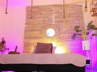 lady-brownn camsoda stream image