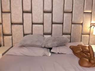 atinxnaugthy camsoda stream image