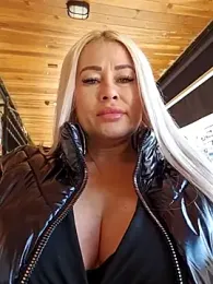 MILFBARBY stripchat stream image