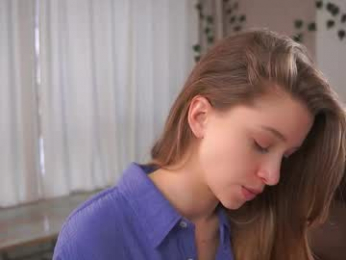 little_poetry chaturbate stream image