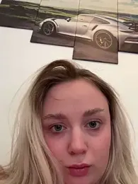 CherryEmmy stripchat stream image