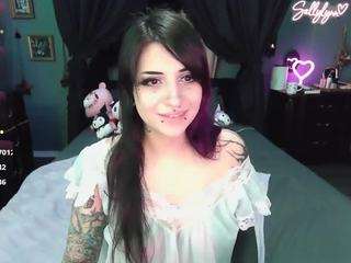 sallylynn camsoda stream image