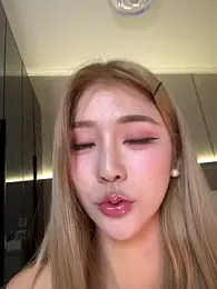 Kiki--2025 stripchat stream image