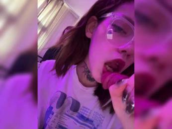 Molly-and-Ewa bongacams stream image, 03.04.2025 05:10