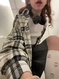 Lily__Belle stripchat stream image