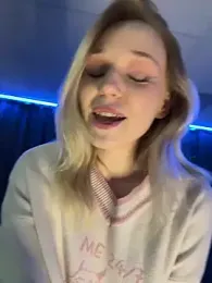 RollingGirls stripchat stream image