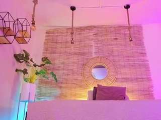 lady-brownn camsoda stream image