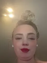 CherryEmmy stripchat stream image