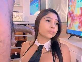 ginaakemi camsoda stream image