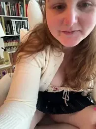 GingerSnap33 stripchat stream image