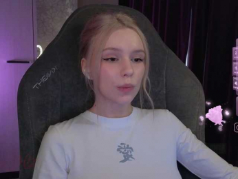 fymryn bongacams stream image