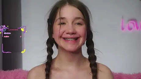 AmiLewis stripchat stream image