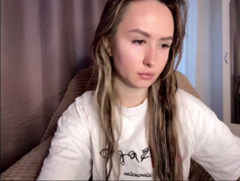 PLEELUS bongacams stream image