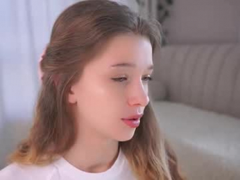 little_poetry chaturbate stream image