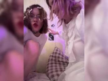 Molly-and-Ewa bongacams stream image, 16.04.2025 04:00