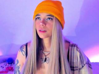 Scarlet Bridge flirt4free stream image