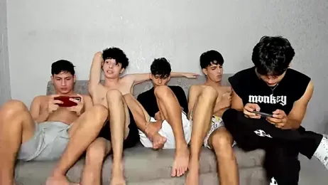 pelusos_mens stripchat stream image