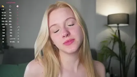 EdlaHewell stripchat stream image