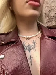 babydolll stripchat stream image