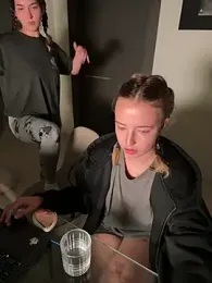 Nura_n_Sarah stripchat stream image