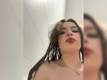 YourLadyyy bongacams stream image