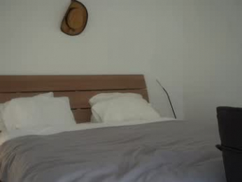 kriss0leoo chaturbate stream image