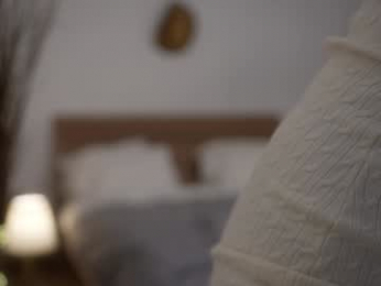 kriss0leoo chaturbate stream image