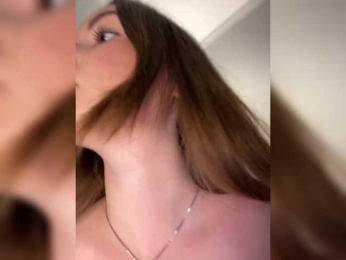 PLEELUS bongacams stream image