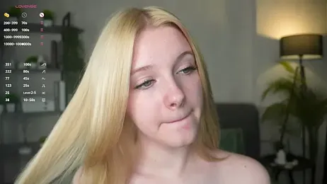 EdlaHewell stripchat stream image