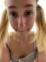 Lia__Love stripchat stream image