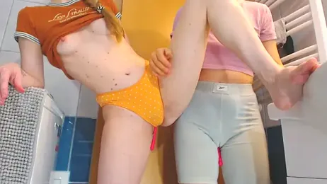 llovers4u2 stripchat stream image