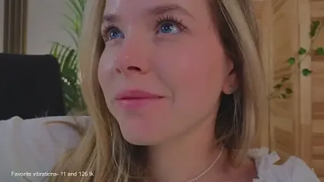 milly_shy stripchat stream image