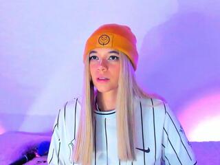 Scarlet Bridge flirt4free stream image