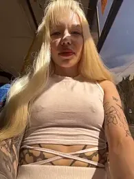 babydolll stripchat stream image