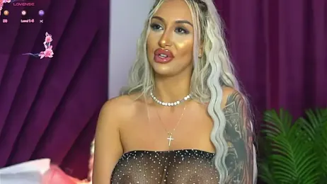 GoldenAmber stripchat stream image