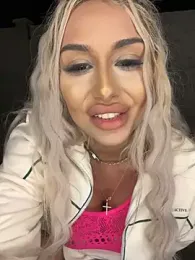 GoldenAmber stripchat stream image