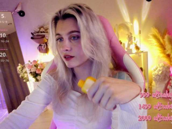 HoneyCherry bongacams stream image