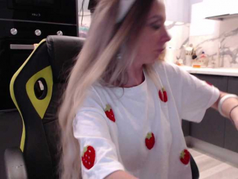 blondalina bongacams stream image