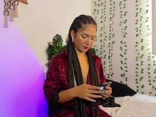 karlyee camsoda stream image