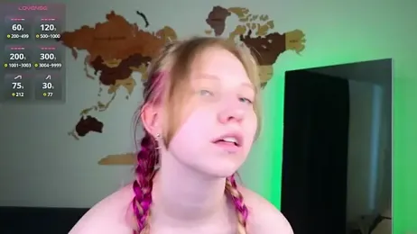 QueenieClagg stripchat stream image