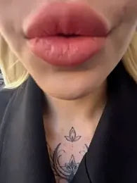 babydolll stripchat stream image