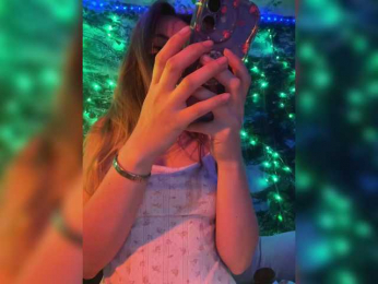 -Summer- bongacams stream image