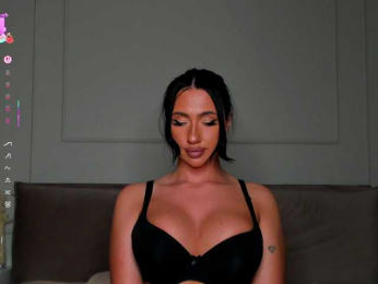 qsstess bongacams stream image