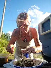 SheIsSomething stripchat stream image